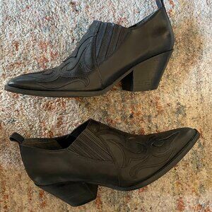 Western-Style Black Leather Booties (8M) March Fisher LTD